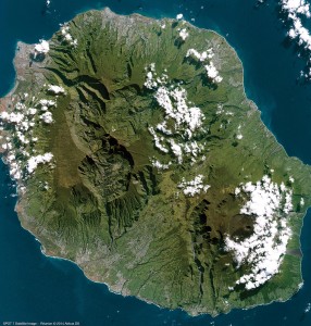 La Réunion : l’une des premières images acquises par SPOT 7, en juillet dernier (© Airbus DS/Spot Image 2014)