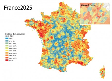 Évolution de la population à l’IRIS et à la commune entre 2011 et 2025 selon Esri France.