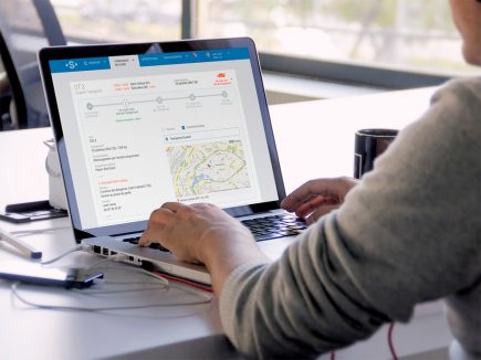 Shippeo a fait le choix des API Google Maps. Mais le développement d’un portefeuille de clients orientés poids lourd l’amène à se poser la question d’une base de données adaptée à leurs contraintes.