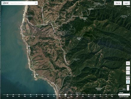 Un navigateur dans l'archive Planet est accessible en ligne. Mais pour télécharger les données sur la Californie, il faut s'identifier.