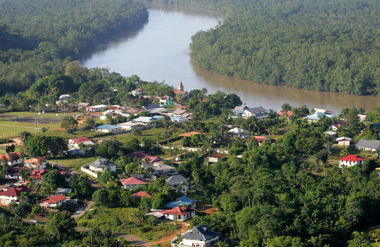 La Guyane, territoire du satellitaire à plus d'un titre