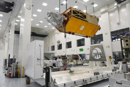 Airbus a terminé l’intégration du satellite océanique Copernicus Sentinel-6A. Photo : Airbus / Lorenz Engelhardt 